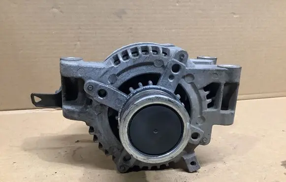 Toyota Avensis T270 Generator/alternator 270600G021
