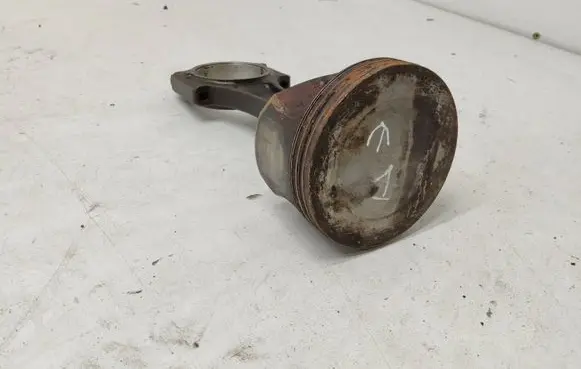 Dodge RAM Piston with connecting rod T5C142