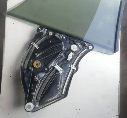 Mercedes-Benz E A207 Vent/Glass mechanism 43R00050 E00025920R DOT24M62AS2