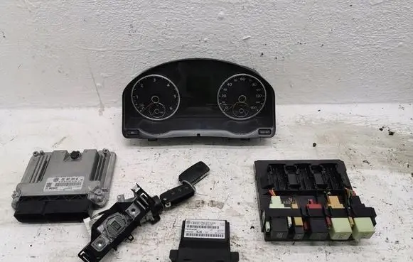 Volkswagen Tiguan Engine ECU kit and lock set 03L907309AE