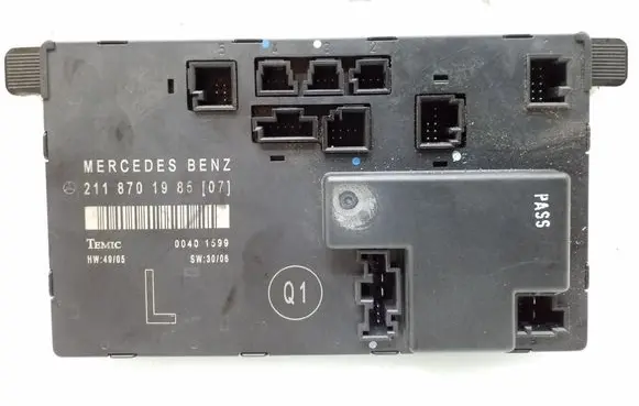 Mercedes-Benz E W211 Door control unit/module 2118701985