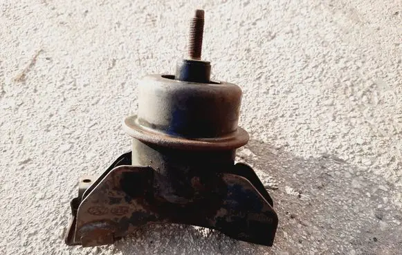 KIA Carens II Engine mount vacuum valve 