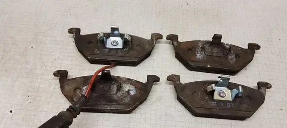Volkswagen Polo IV 9N3 Brake pads (front) 