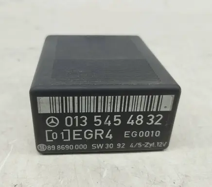 Mercedes-Benz E W124 Other relay 0135454832 A0135454832