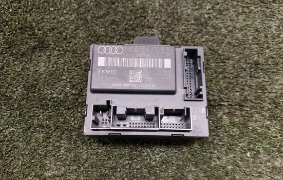 Audi Q7 4M Door control unit/module 4L0959792B 4L0910793B