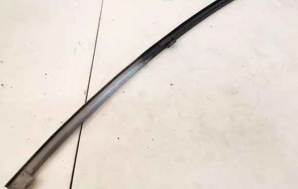 Toyota Avensis T250 Front door glass trim molding 
