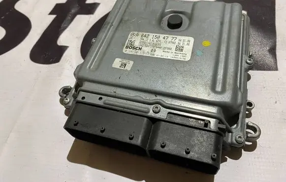 Mercedes-Benz R W251 Engine control unit/module A6421504777 6421504777