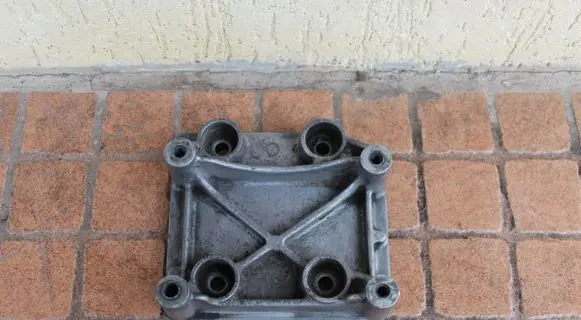 Peugeot Partner A/C compressor mount bracket 9636693780