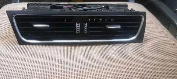 Audi A4 S4 B8 8K Dash center air vent grill 8t1820951e