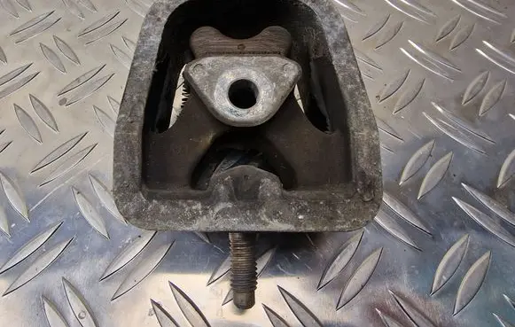Mercedes-Benz A W168 Engine mount bracket A1682401217