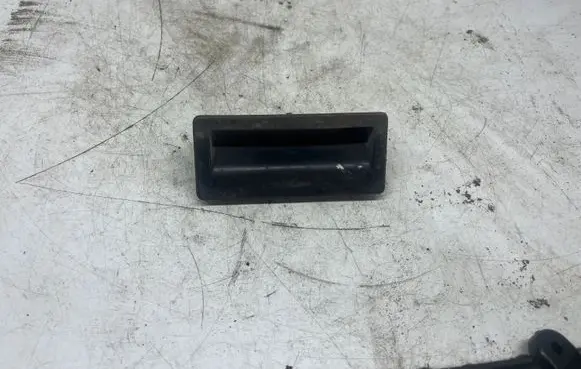 Volkswagen Golf Plus Tailgate/trunk/boot exterior handle 5N0827566