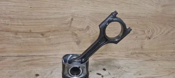 Volvo V60 Piston with connecting rod