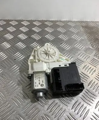 Volkswagen Golf VI Front door window regulator motor 3C0959793B