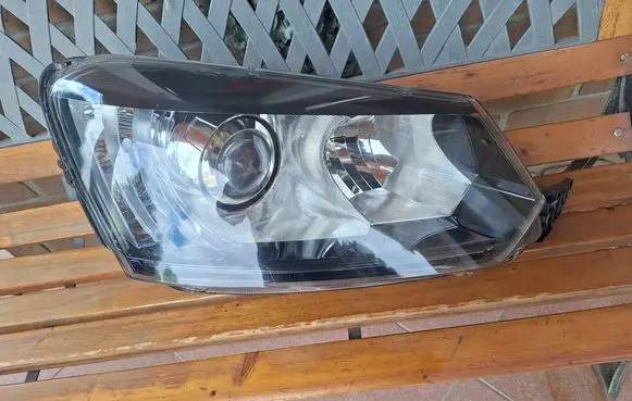 Skoda Yeti (5L) Headlight/headlamp 5L1941018D 34953496 LE12C6286