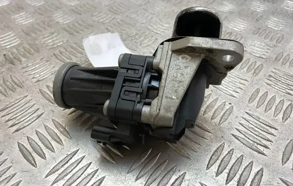Nissan Qashqai EGR valve 147105308R