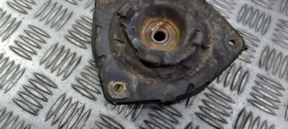 Renault Clio III Coil spring mount 8200183567