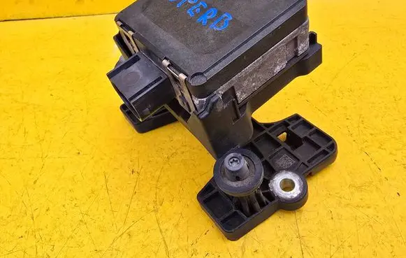 Skoda Superb B8 (3V) Distronic sensor radar 3Q0907561C 3Q0907572B