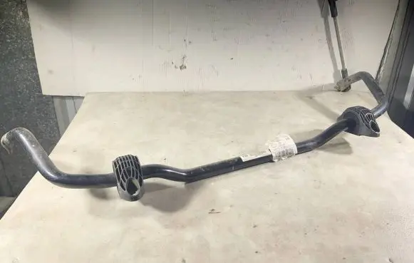 BMW 2 F46 Front anti-roll bar/sway bar 6853913
