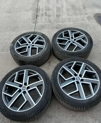 R20 alloy rim