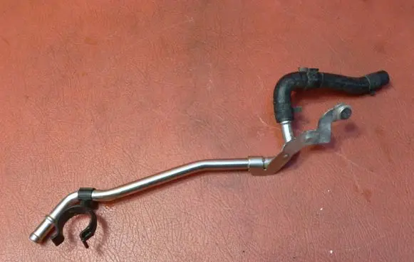 Ford Kuga II Engine coolant pipe/hose