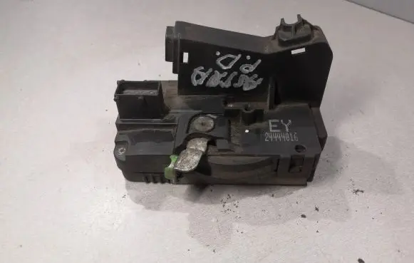 Opel Astra G Front door lock 24444016