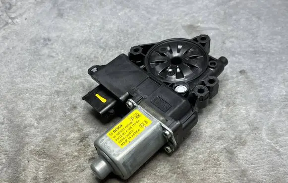 KIA Ceed Rear glass lock/latch 824603Z010