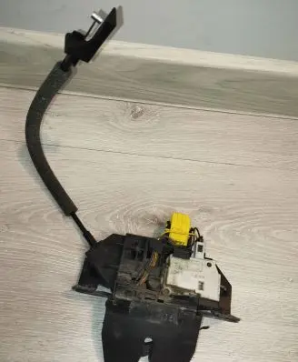 Opel Vectra C Tailgate/trunk/boot lock/catch/latch 24436252 1023374 B525009