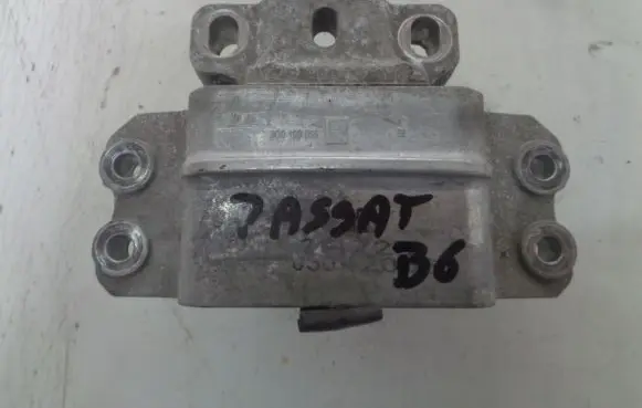 Volkswagen PASSAT B6 Engine mounting bracket 4H0199308AE