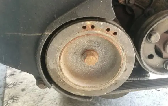 Volvo S40, V40 Crankshaft pulley