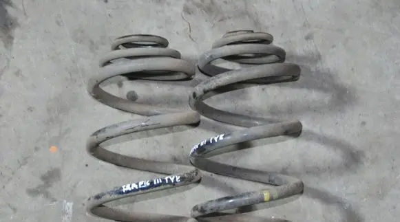 Renault Trafic III (X82) Coil spring/strut mount 115KM