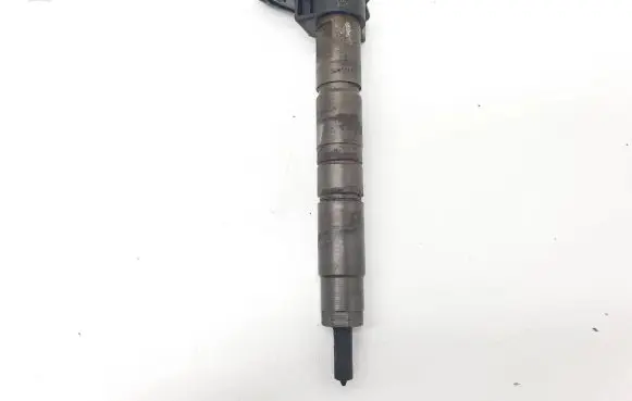 BMW 5 F10 F11 Fuel injector 7823461