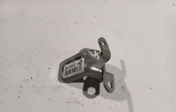 Nissan Note (E11) Rear door lower hinge
