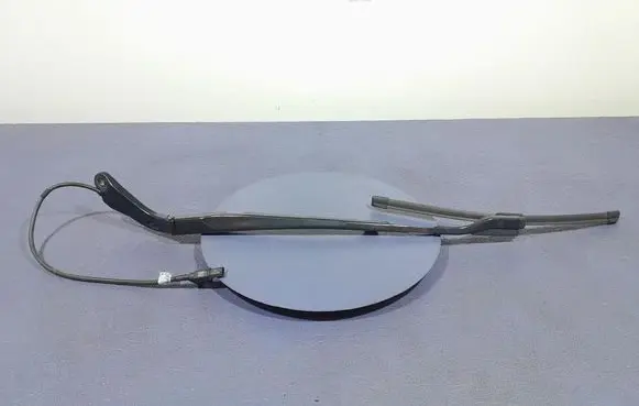 Alfa Romeo Stelvio Front wiper blade arm 640874432
