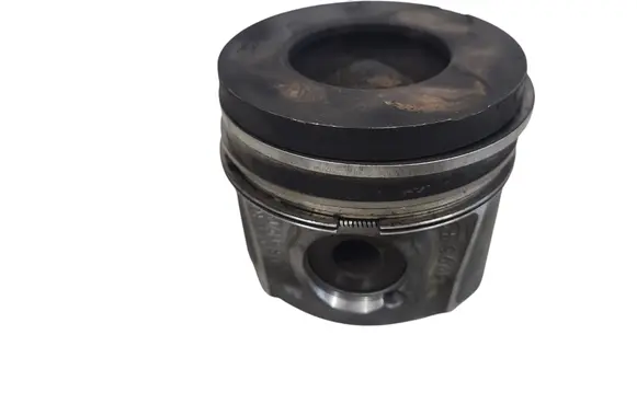 Volvo V50 Piston 