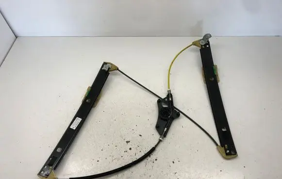 Front window lifting mechanism without motor