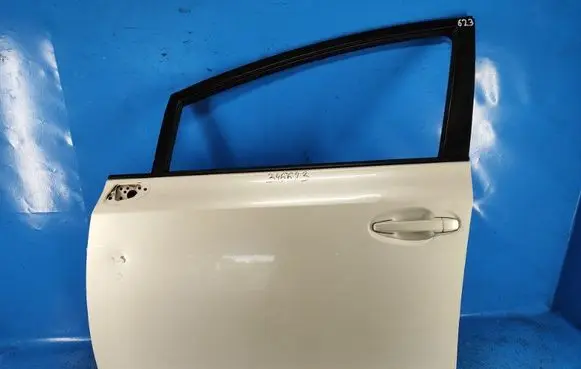 Toyota Prius+ (ZVW40) Front door 6700247091