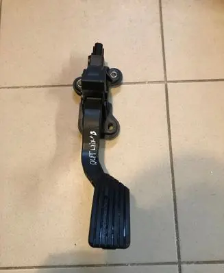 Mitsubishi Outlander Accelerator throttle pedal 1600A188
