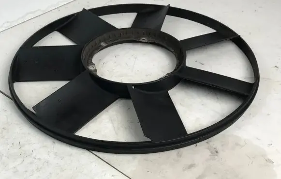 BMW 5 E39 Fan impeller 2243303 11522243303