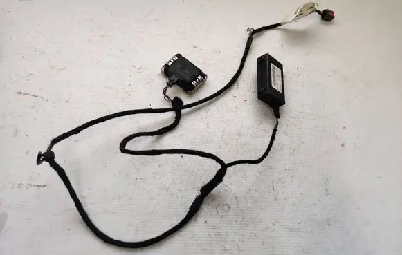 Ford Transit Aerial antenna amplifier 6C1T15K602AE VP6C1F15K602AE 3S7T17D547AB