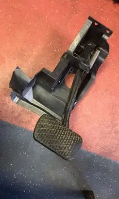 Mercedes-Benz C W203 Brake pedal A2032900401