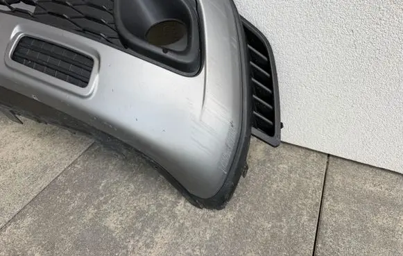 Fiat 500L Front bumper 735650613