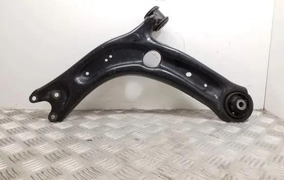 Volkswagen PASSAT B8 Front lower control arm/wishbone 3Q0407153B