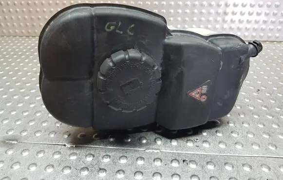 Mercedes-Benz E W213 Coolant expansion tank/reservoir S17945178 A2135001400