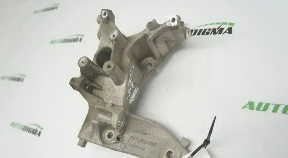 Peugeot Partner Engine mounting bracket 9674030280