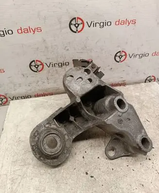 Volkswagen PASSAT B5.5 Engine mounting bracket 8E0199352F