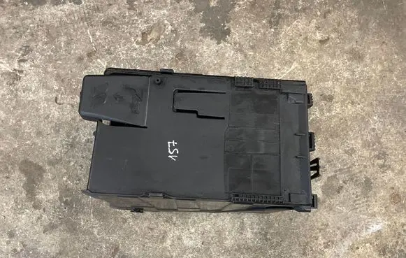 Peugeot 3008 I Battery box tray 9689002180