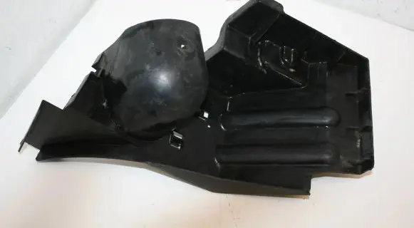 Opel Vivaro Air intake duct part 8200422830 020496 93854605