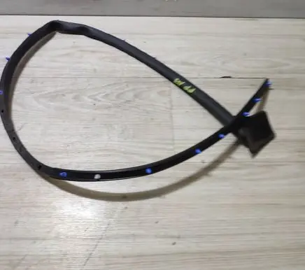 Opel Corsa F Front door rubber seal 98315009800