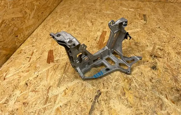 Mercedes-Benz C W205 Headlight/headlamp mounting bracket A2056221700