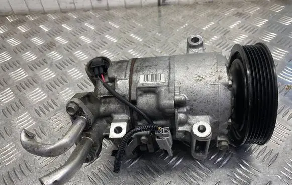 Renault Megane III Air conditioning (A/C) compressor (pump) 8200939386A
